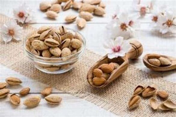 يؤثر اللوز على الفاعلية بشكل جيد